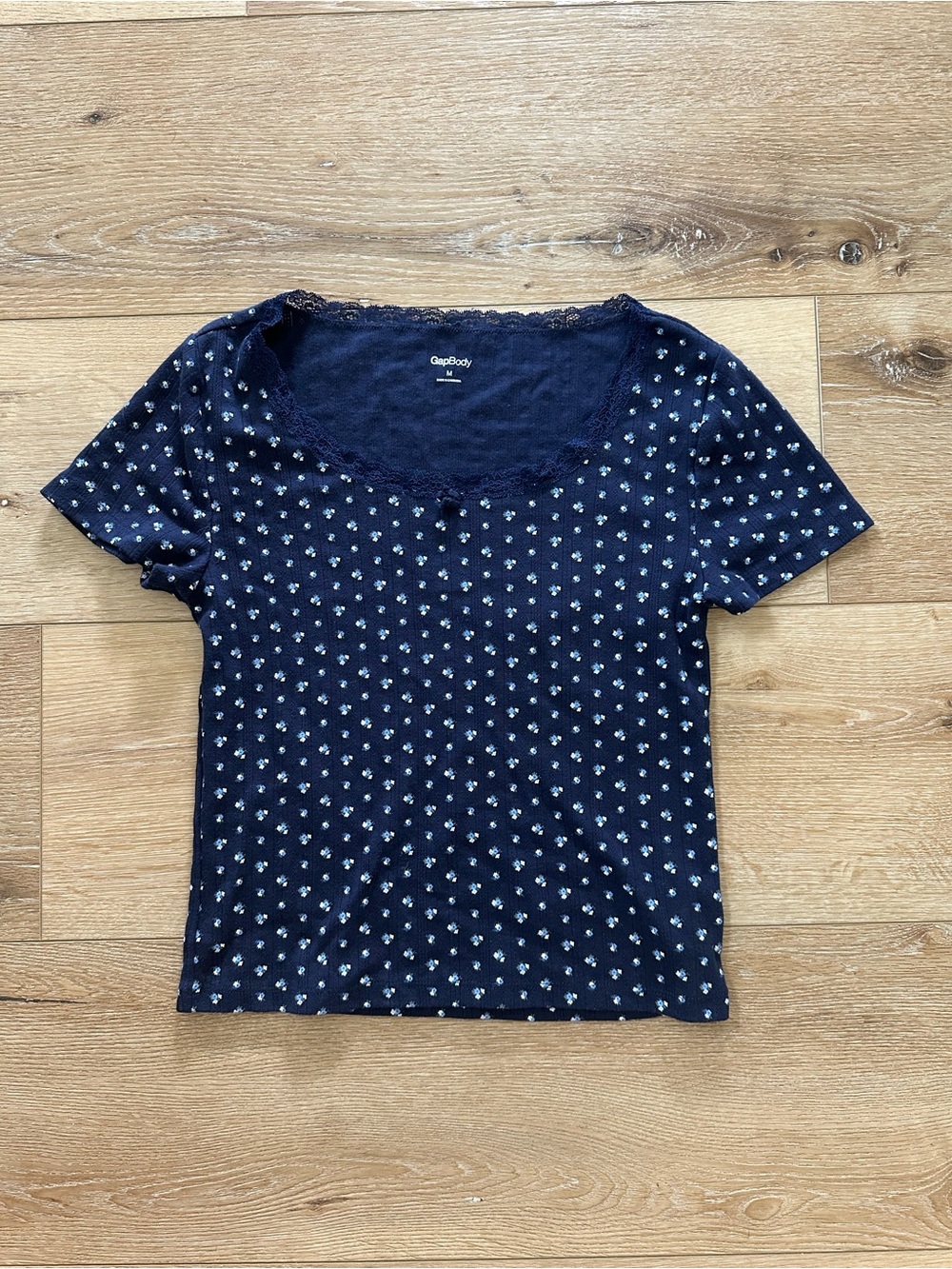 GapBody Navy Floral Lace Trim Tee Y2K Coquette Cottagecore Medium